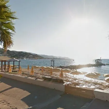 Апартаменты Studio Climatise Avec Parking, Terrasse Au Lavandou - Fr-1-251-167 *